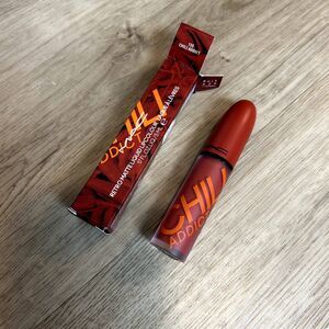 New MAC Cosmetics Retro Matte Liquid Lipcolour 135 Chili Addict Lipstick Makeup